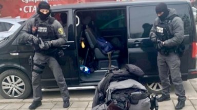 ГДБОП разби канал за трафик на мигранти, предлагали им VIP-услуги