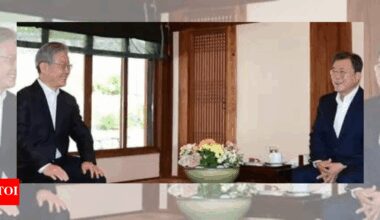 South Korea: DP's Lee meets ex-President Moon as election looms