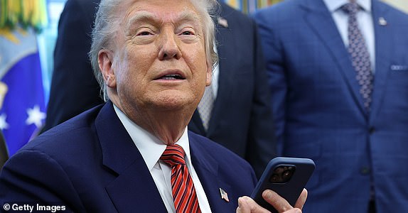 WASHINGTON, DC - MAY 23: U.S. President Donald Trump speaks after signing executive orders in the Oval Office of the White House May 23, 2025 in Washington, DC. President Trump signed executive orders related to the nuclear power industry.  (Photo by Win McNamee/Getty Images)