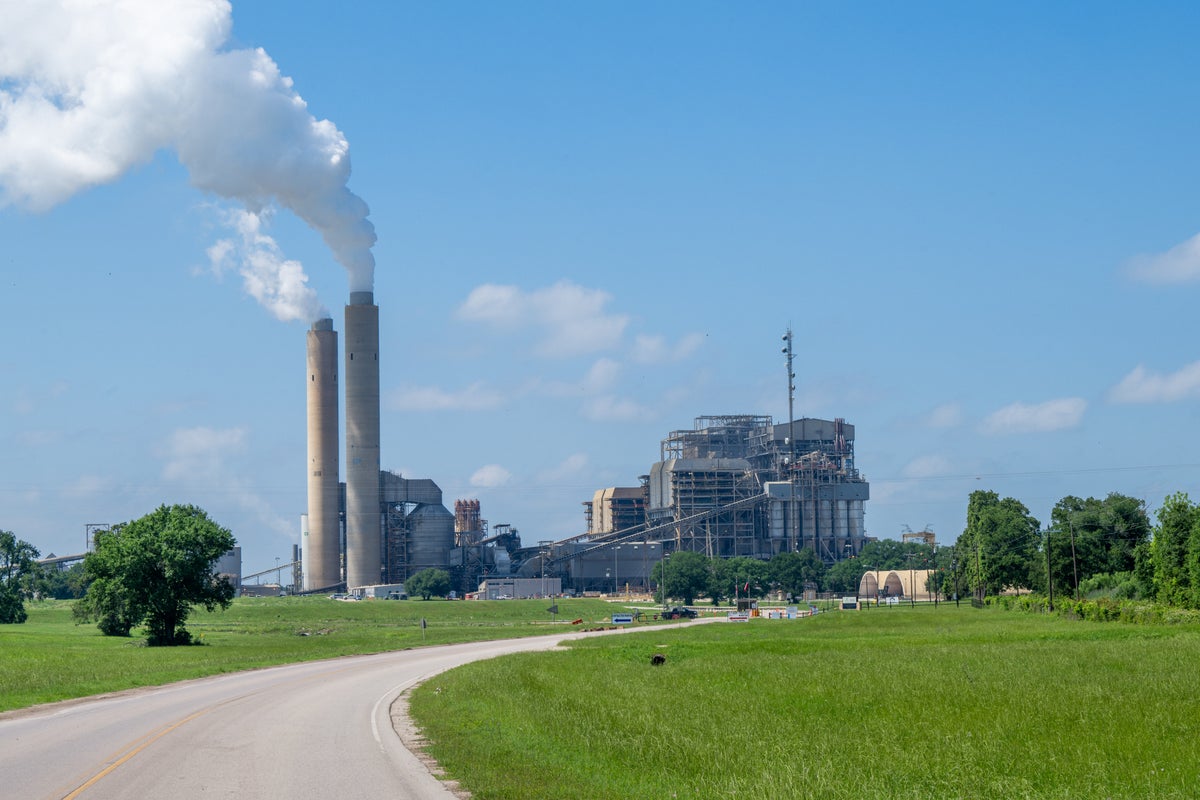 Climate scientists sound alarm over ‘deeply concerning’ EPA plans to remove limits on power plant emissions