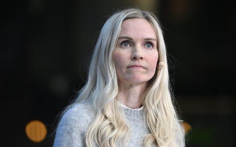 Aura Salla on entinen Metan yhteiskuntasuhdejohtaja.