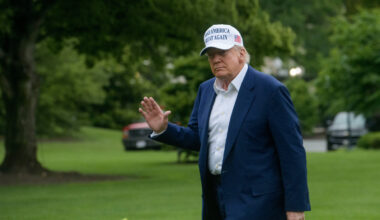 President Trump speaks at Arlington National Cemetery to mark Memorial Day