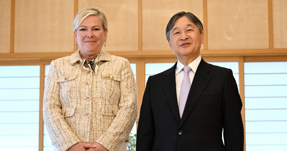 Emperor of Japan meets Iceland's president, discusses gender equality