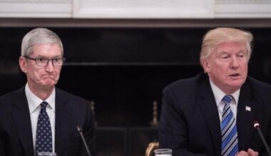 Trump advisor on 25% tax threat: “Apple will bear those tariffs”