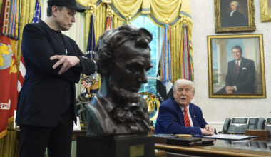 Trump in Oval