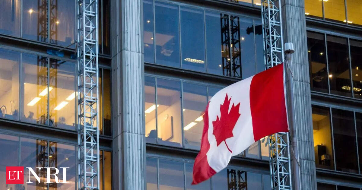 Foreign workers in Canada can still switch jobs while waiting for new work permits