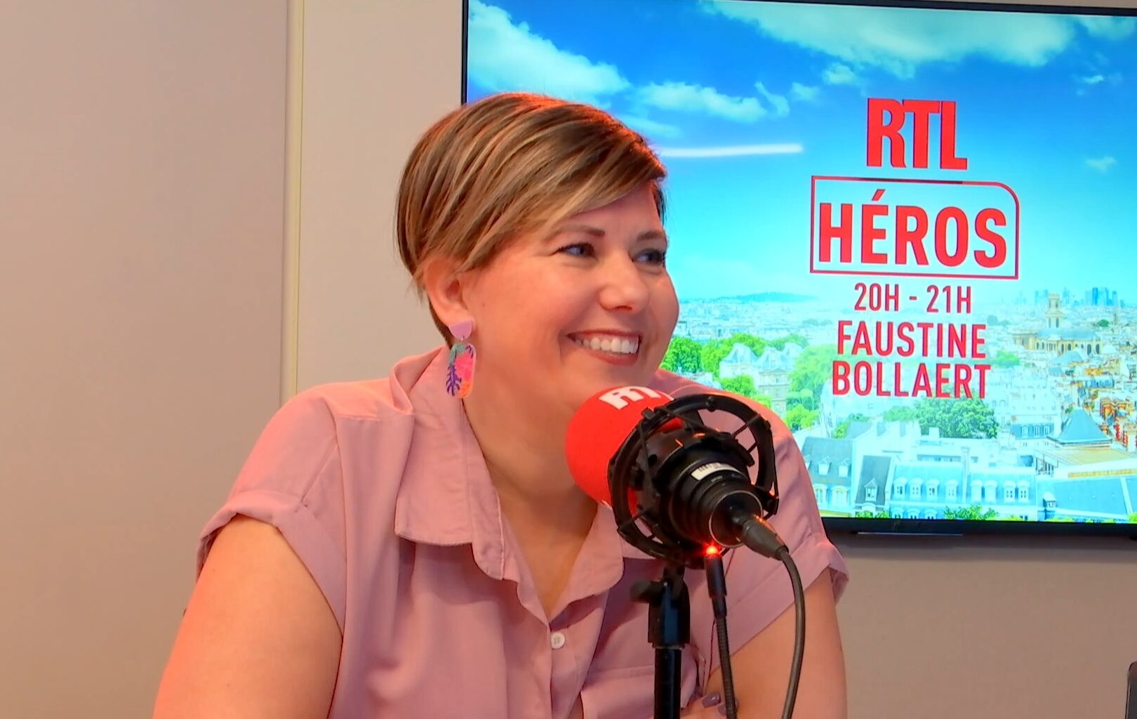 atteinte de narcolepsie, son corps s'endort à chaque émotion forte