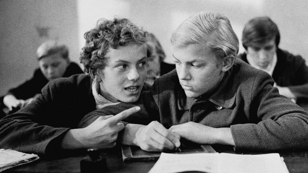 From "Kevade": Toots (played by Aarne Laanemets) winding up Arno as usual.