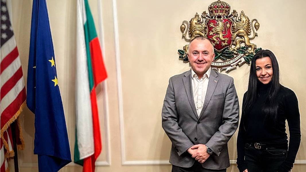 Silviya Taseva with with Consul General Angel Angelov