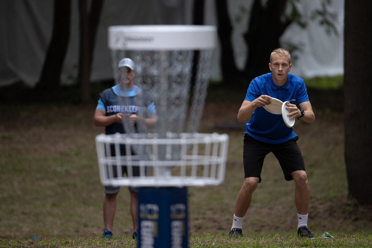 Eesti discgolfiparemiku seljatanud Pärnu Vapruse jalgpallur Mathias Villota sai preemiaks 410 eurot