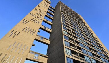 Disabled tower block residents "threatened" for posting about broken lifts on Reddit