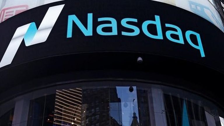 WALL STREET :  New York marque une pause au retour d'une bonne semaine, le pétrole se replie