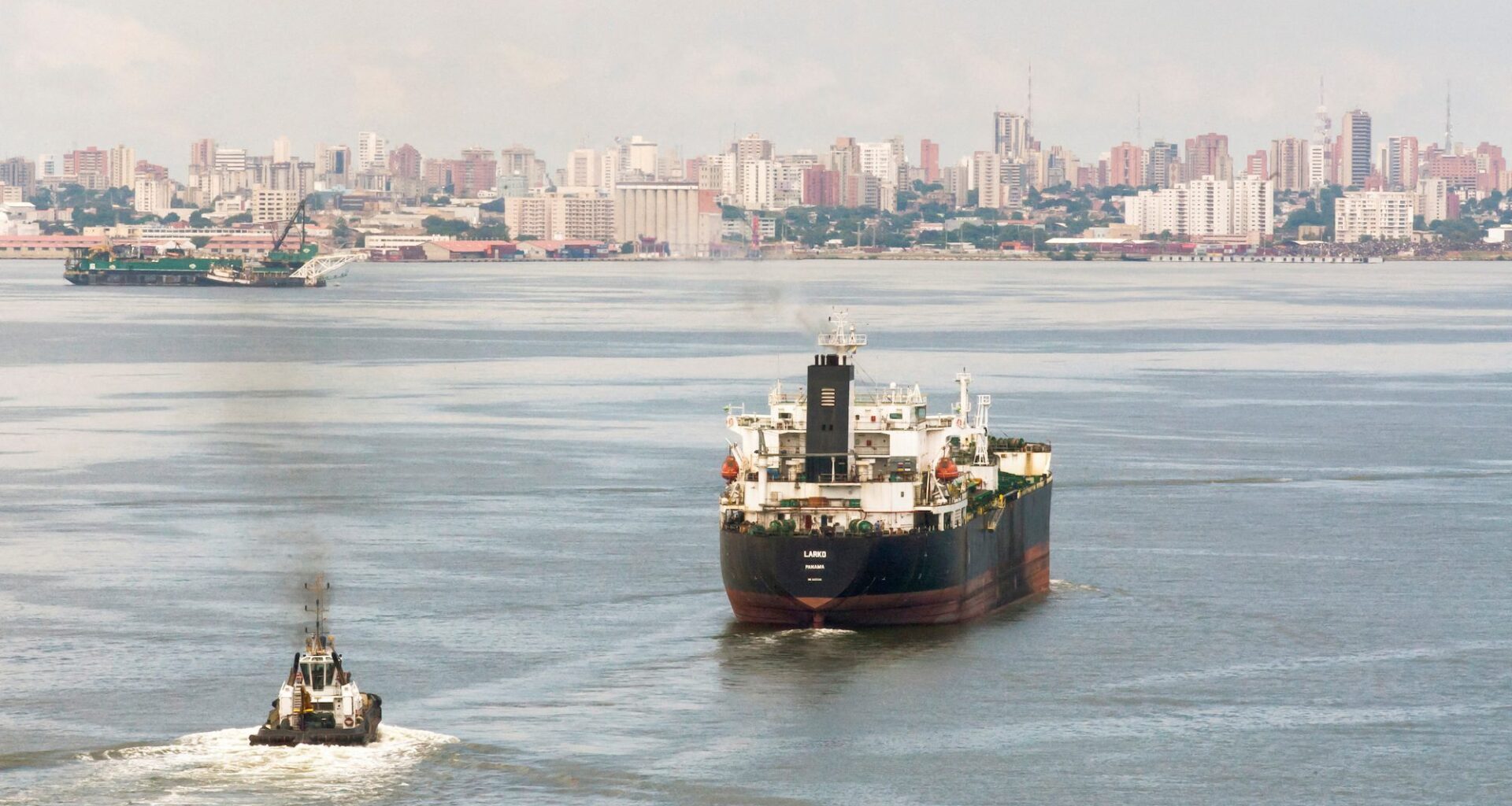 Oil tanker on Lake Maracaibo, in Cabimas. REUTERS/Issac Urrutia