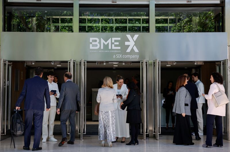 IBEX 35 Opens Slightly Higher Amid Uncertainty Over Trade War