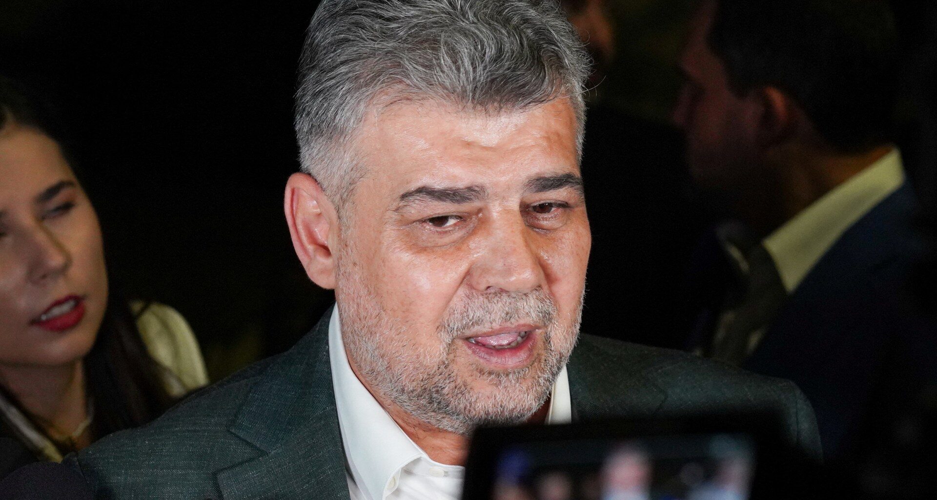 Romania’s PM resigns after far right wins first round of presidential vote | Elections News