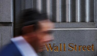 Wall St falls as Trump tariff threats spark market uncertainty