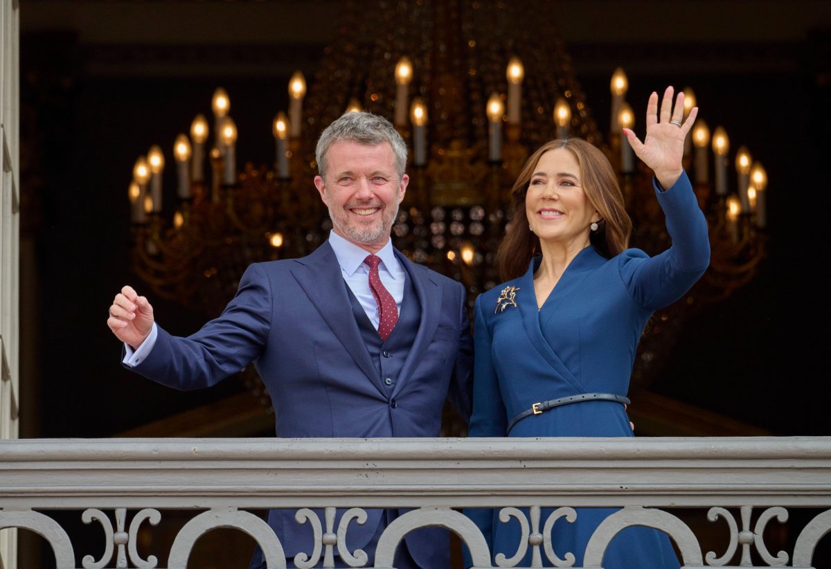 King Frederik X and Queen Mary of Denmark celebrate his birthday on the palace balcony at Amalienborg on May 26, 2025 (Stefan Lindblom/TT News Agency/Alamy)