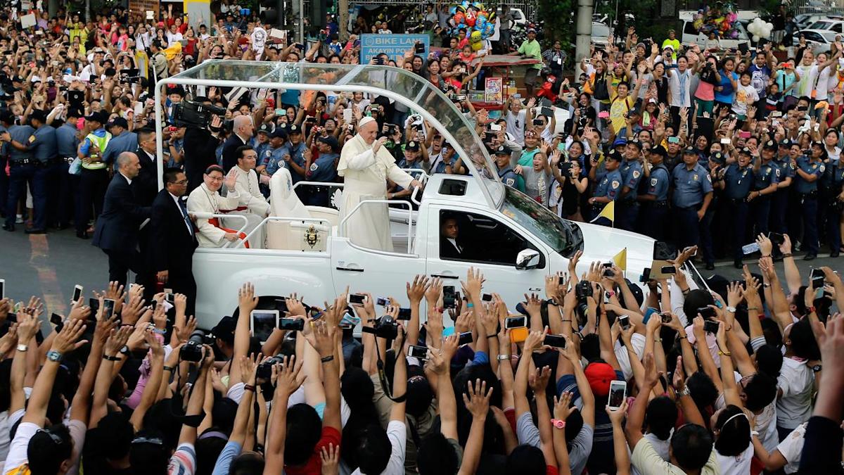 Pope Francis's popemobile set to be Gaza health clinic