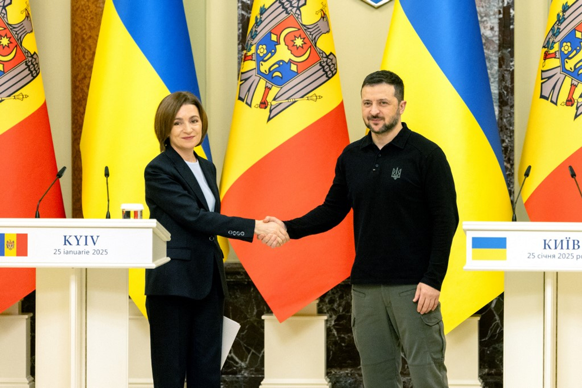 Zelensky Thanks Moldovan PM Maia Sandu for Continued Support, Invites to Summit