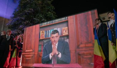 In Romania trionfa l’estrema destra: Simion oltre il 40%, andrà al ballottaggio con il sindaco di Bucarest Dan - la Repubblica