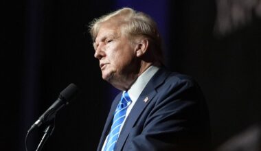 $TRUMP meme coin dinner brings crypto grift to the White House