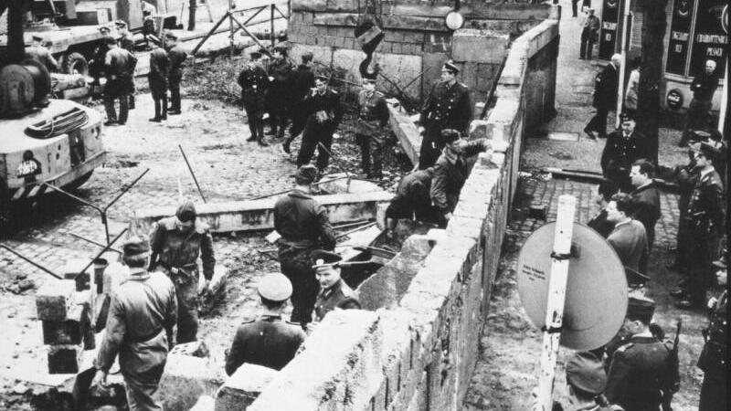 Bau der Berliner Mauer