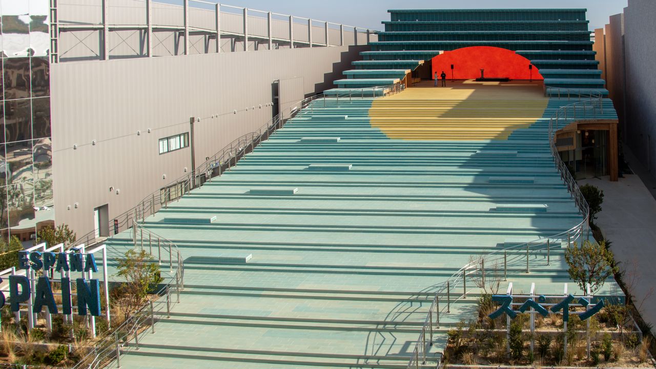 Spain Pavilion: Kuroshio Current | Nippon.com