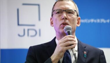 JDI Eyeing Cutting Over 1,000 Jobs in Japan