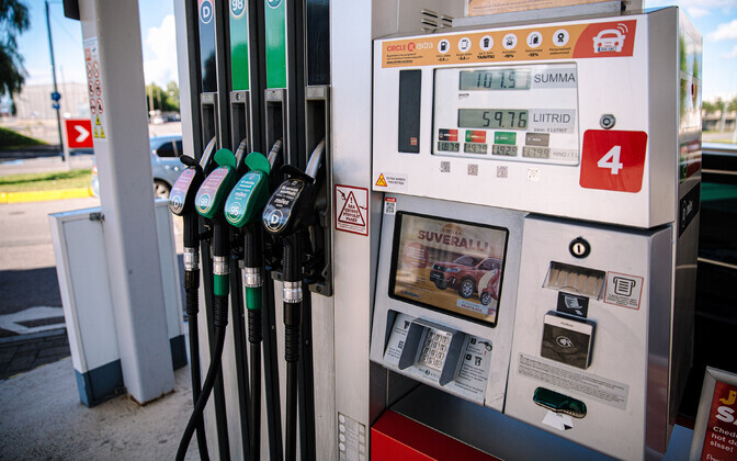 Fall in oil prices could reach Estonian gas stations in coming days | News