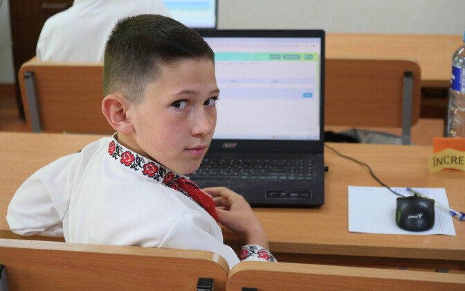 Moldova follows in Estonia's footsteps as 1,500 students take math e-exams | News