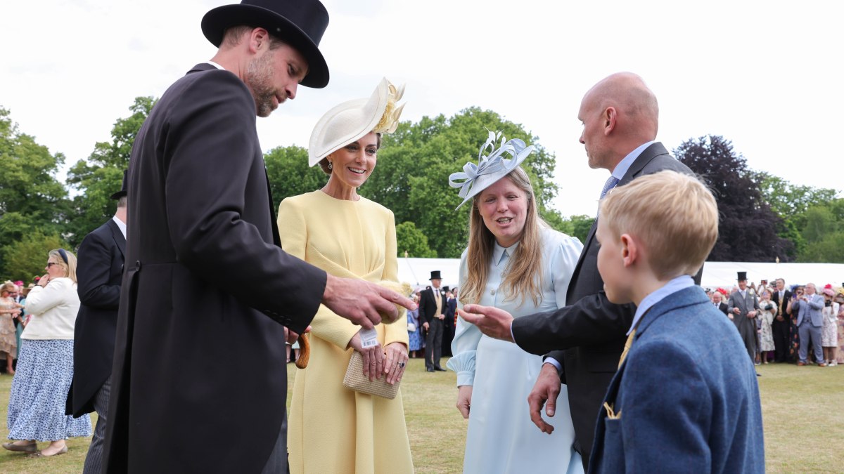 William and Kate welcome family of teen photographer and cancer victim