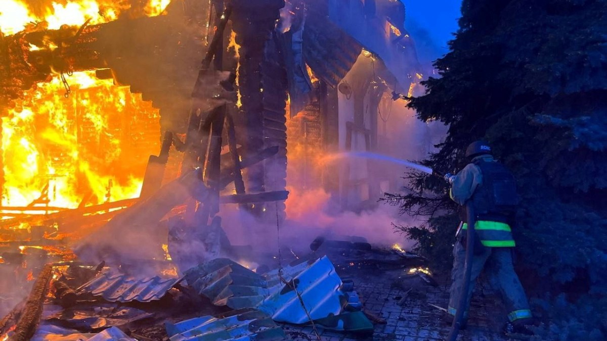 Corner of Ukraine where Putin wants symbolic victory at any cost