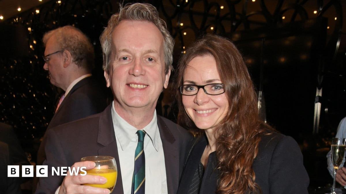 Frank Skinner finally gets married after four proposal rejections