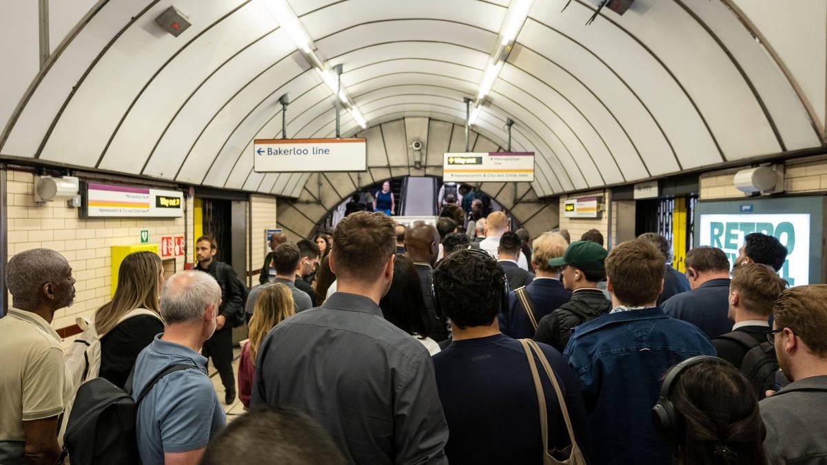 Transport for London criticised over poor communication during Tube power failure by watchdog