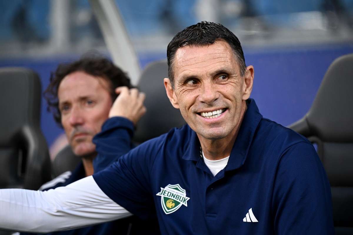 Gus Poyet on coaching in Korea and Greece, and his legendary time at Zaragoza