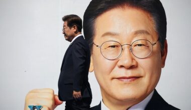 South Korea's presidential campaigns kick off, focus on ailing economy
