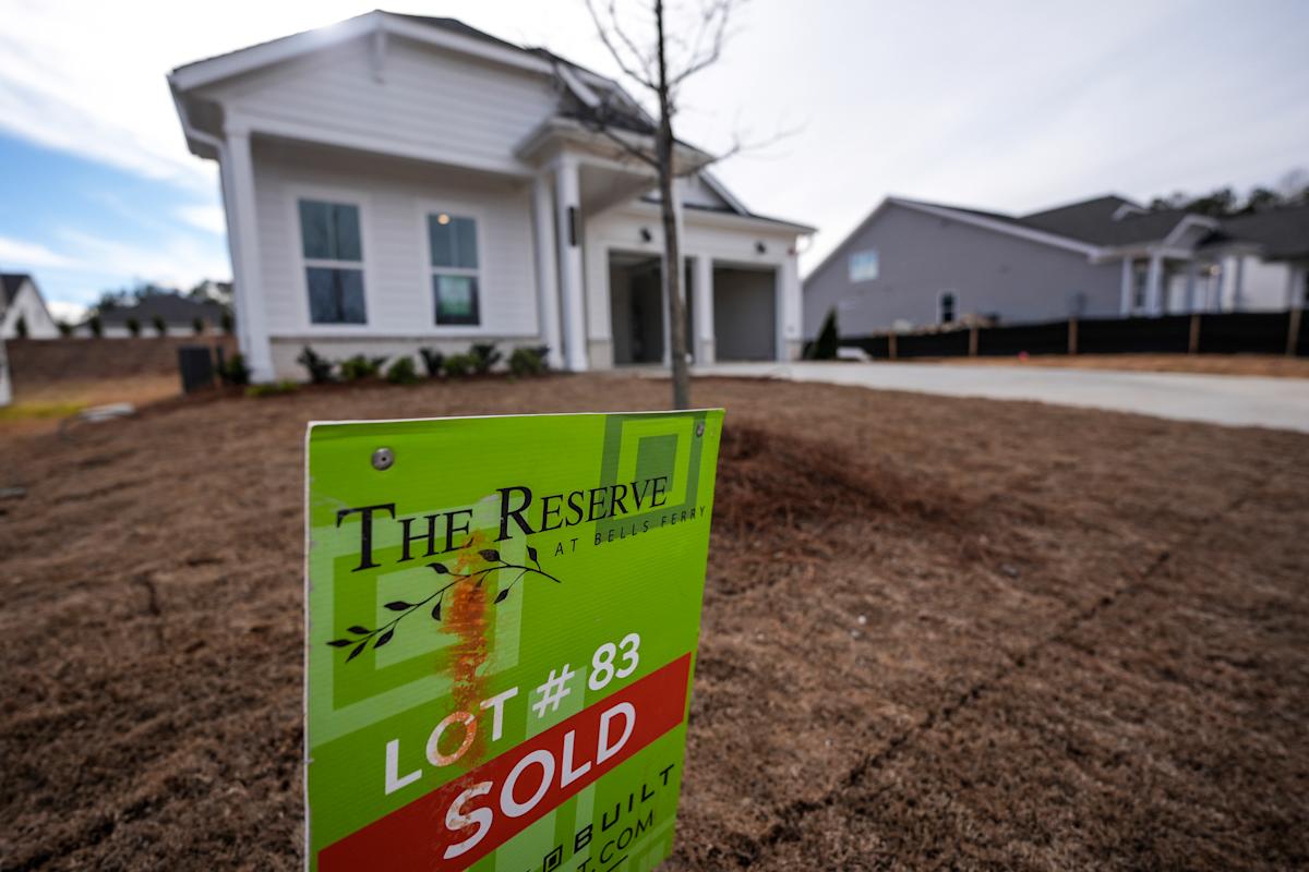 Average rate on a US 30-year mortgage rises to 6.86%, its highest level since mid-February