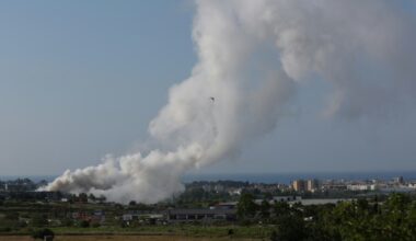 The toxic cloud was caused by a blaze in a warehouse storing pool cleaning products (LLUIS GENE)