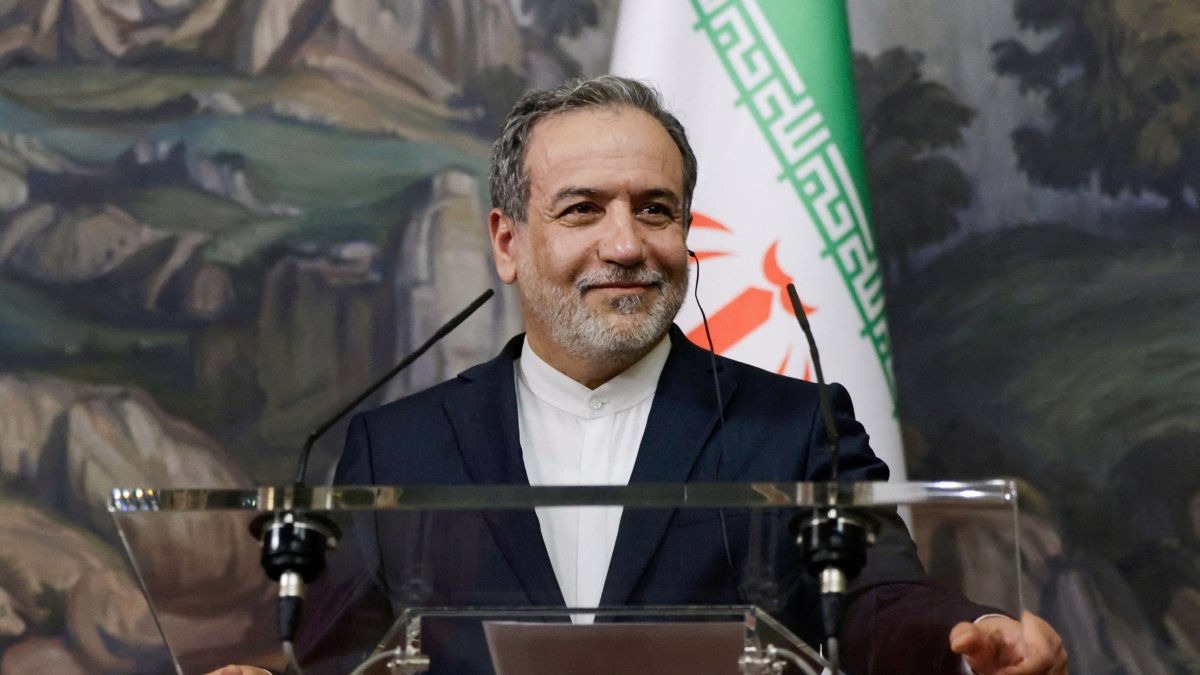 Iran stands firm on nuclear rights, foreign minister says