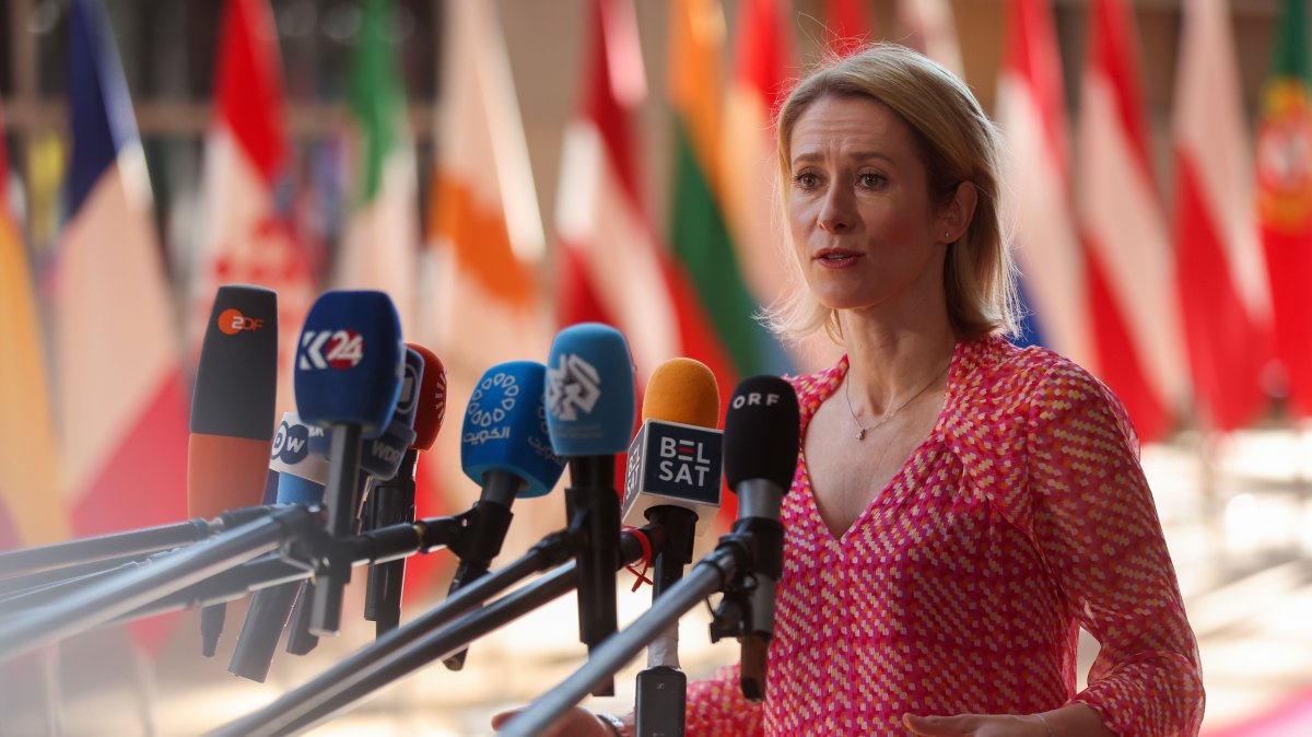 EU lifts sanctions on Syria to help post-war recovery