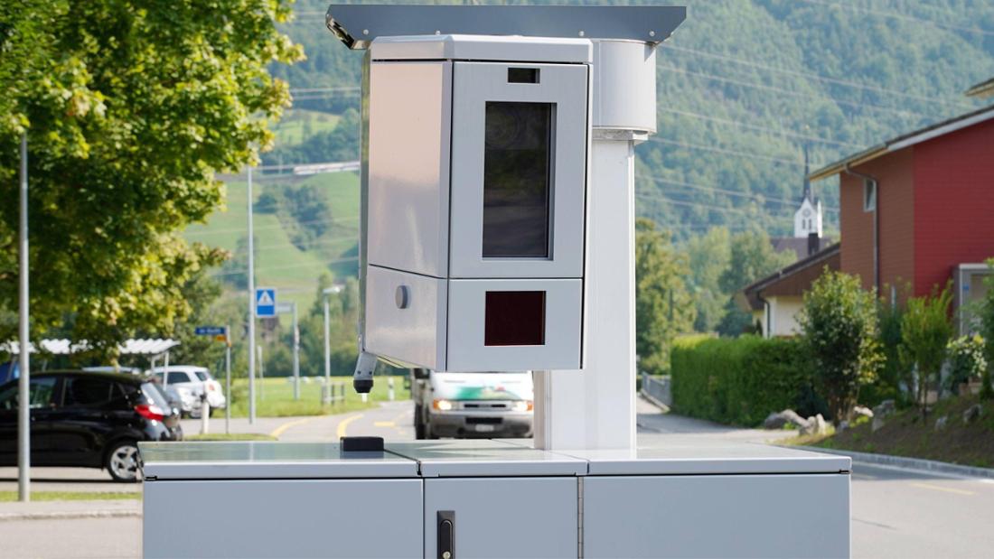 Wer mit dem Auto geblitzt wird, muss teils mit hohen Bußgeldern rechnen. Laut ADAC sind diese im Ausland noch einmal deutlich höher. (Symbolbild)