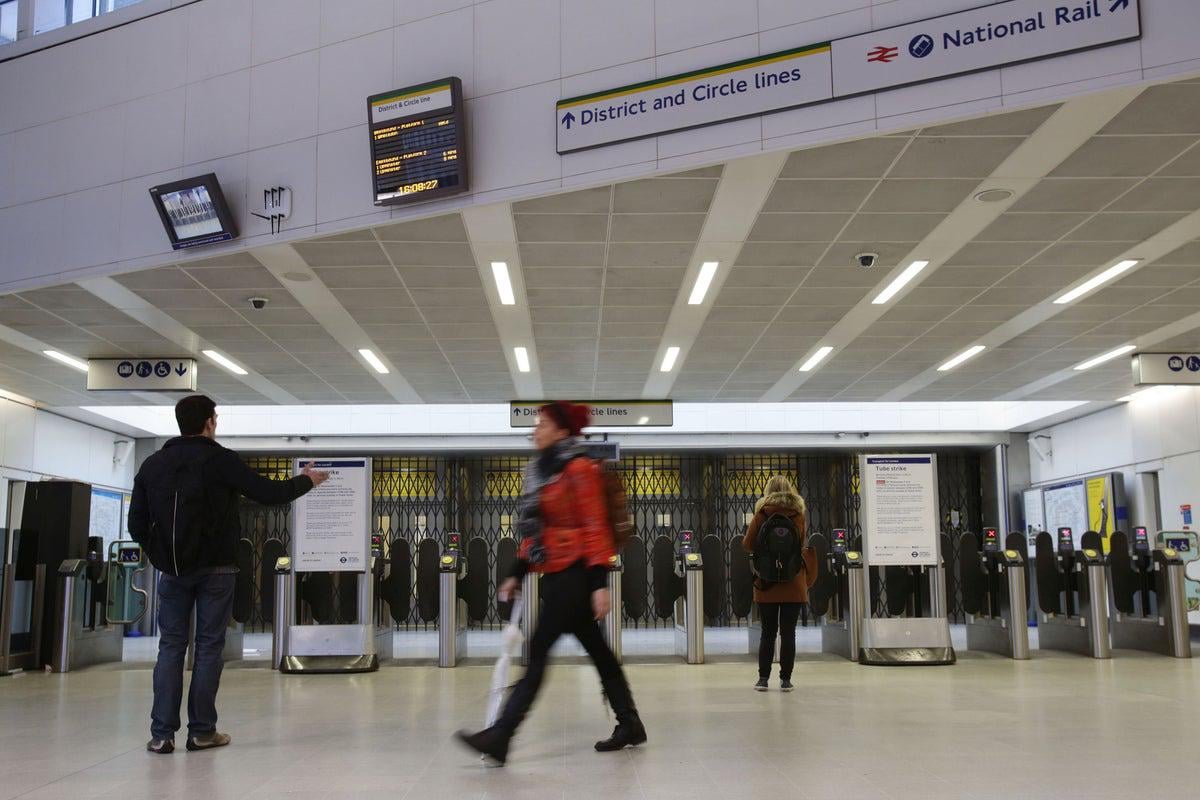 Almost one in 20 people fare dodge on the Tube and it’s costing TfL millions