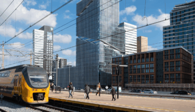 More residents in neighbouring countries commute to the Netherlands for work