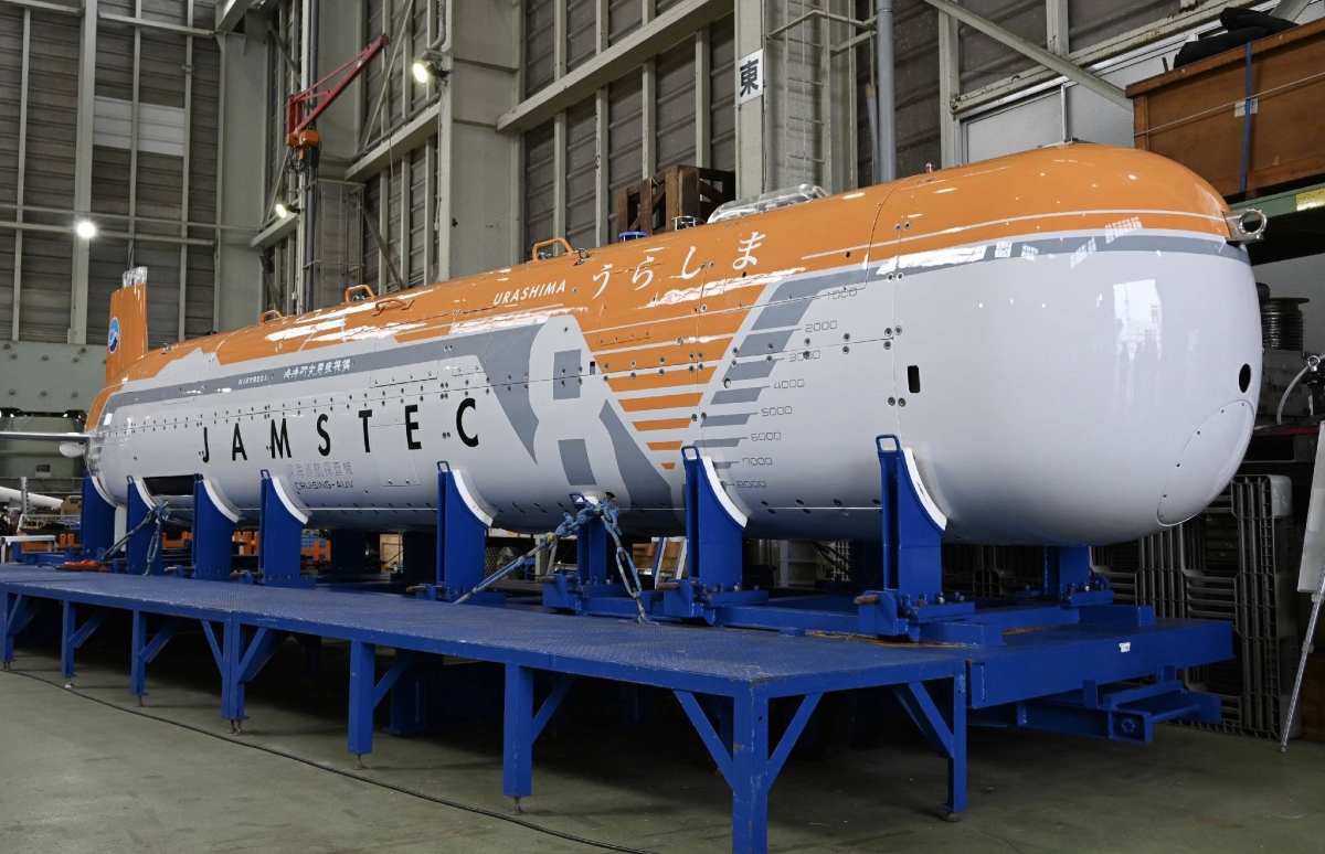 Japan unveils new deep-sea probe for 8,000-meter dives