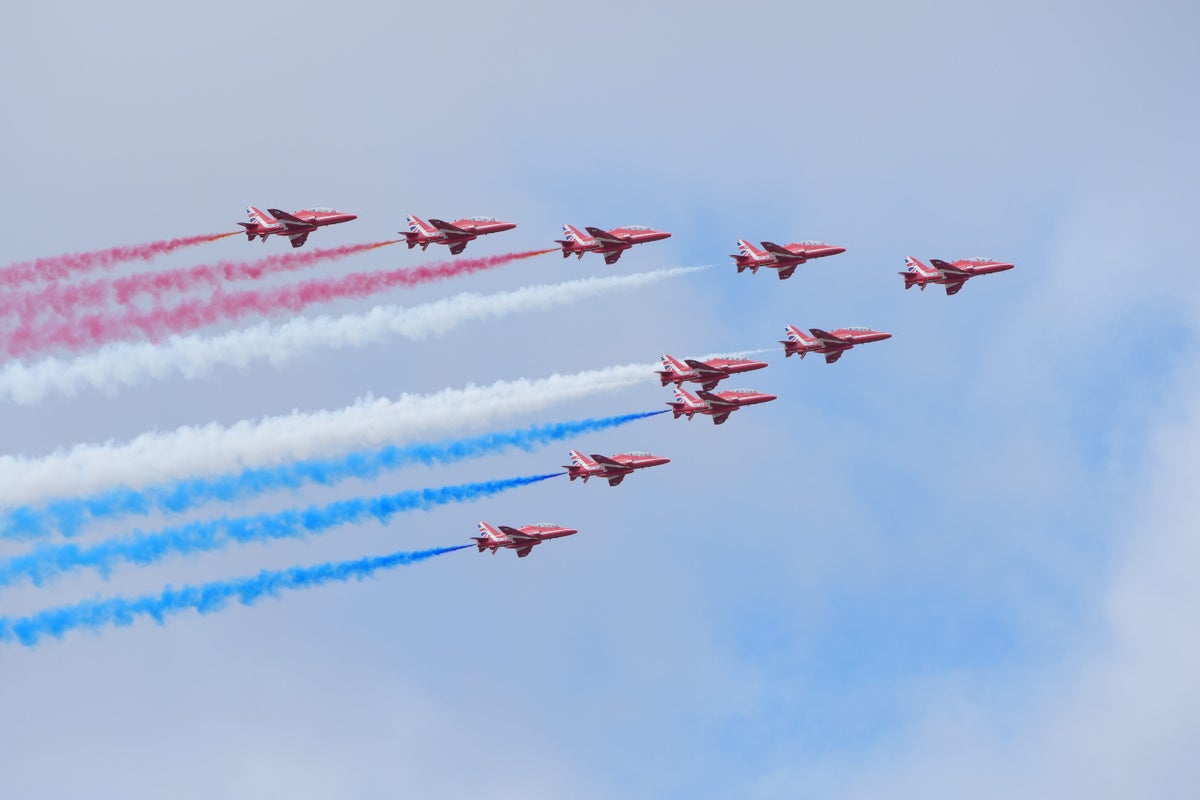 Nato allies to join military procession in London as VE Day events begin