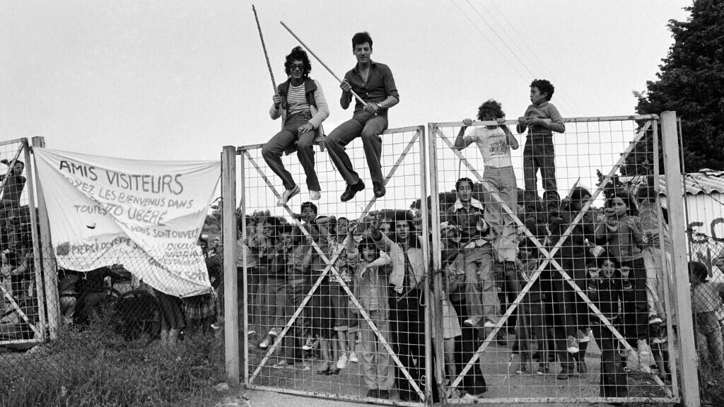 France to compensate more Harki families for mistreatment after Algerian War
