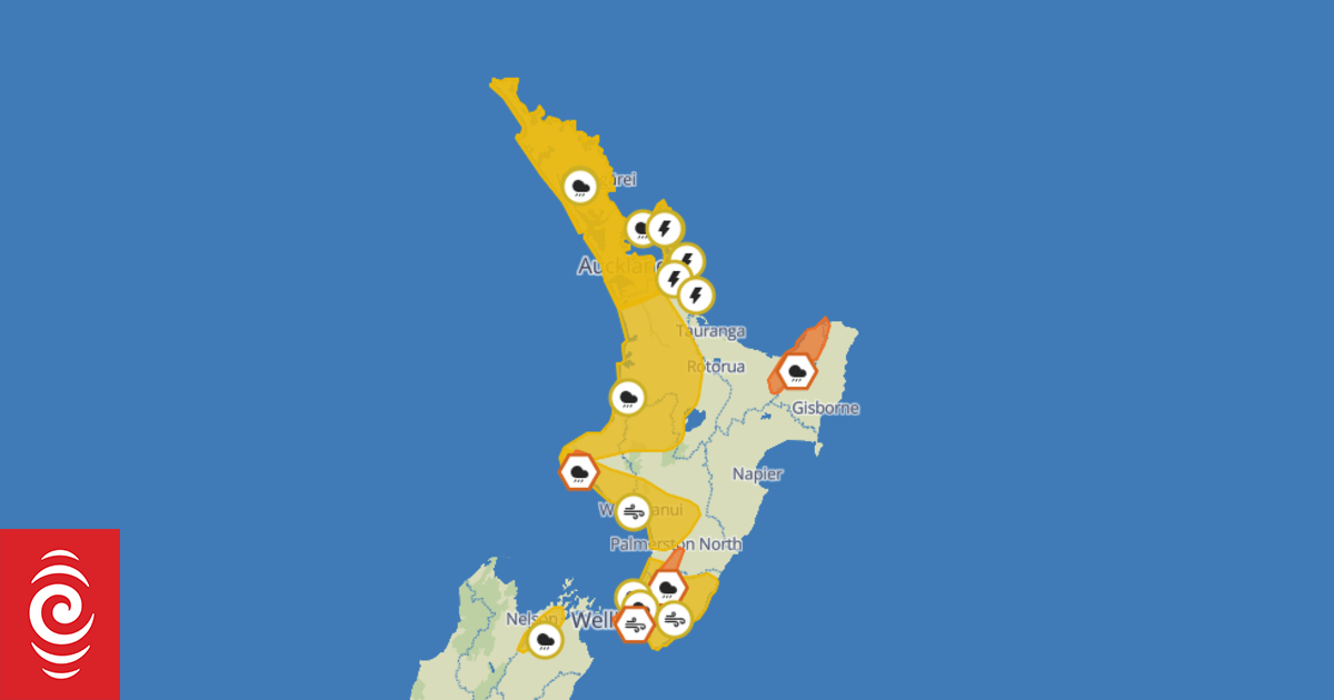 Weather: Strong winds lash NZ, potential thunderstorms on the way