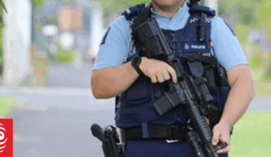 Armed police swarm Auckland's LynnMall looking for person of interest