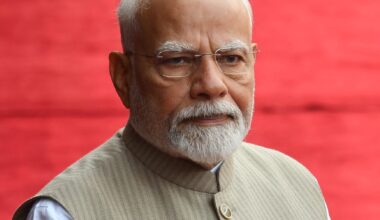 Britain and India clinch landmark trade deal in shadow of Trump's tariffs | Reuters