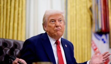 Trump Pardoned Tax Cheat After Mom Attended $1M Mar-a-Lago Dinner